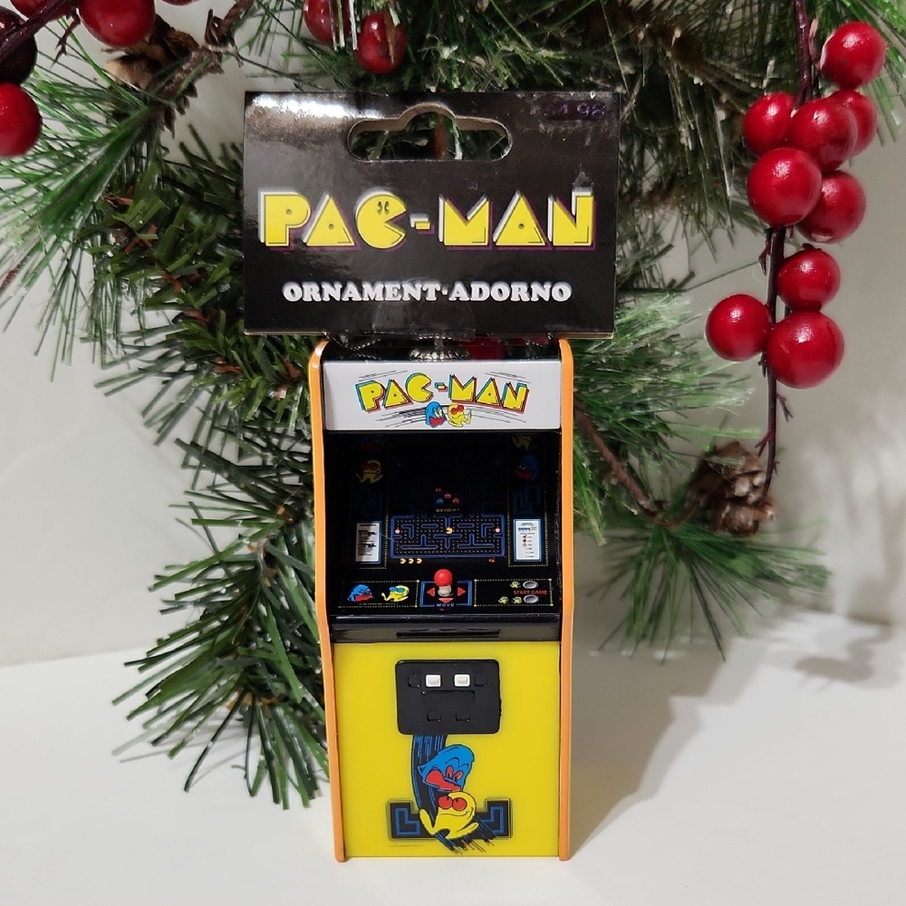 Ruz Pac-man Arcade Decoupage Christmas Ornament